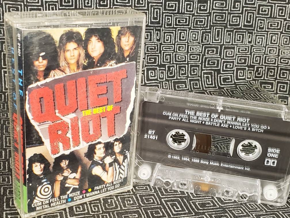 Quiet Riot 1st.2nd CD＋ブックレット・バッジ2個　収納box Quiet Riot 1st.2nd CD＋ブックレット・バッジ2個 収納box Quiet Riot