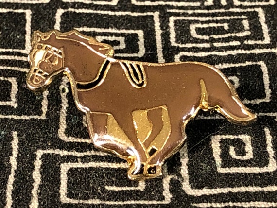 BAY HORSE Enamel Pin - Animal - Ranch - Brown - M… - image 1