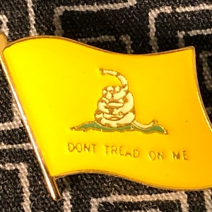 Don&#39;t Tread On Me Flag Enamel Pin - Patriot Venom - Gadsden Flag - Metallica Song - Liberty - Death - Freedom - Justice - Back off - brave
