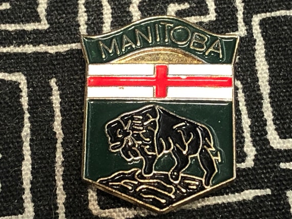 Manitoba Enamel Pin - Canada - Canadian Flag - Bison- Plains bison - Woods Bison - Buffalo - Manitoba Bisons football - bison herd farm