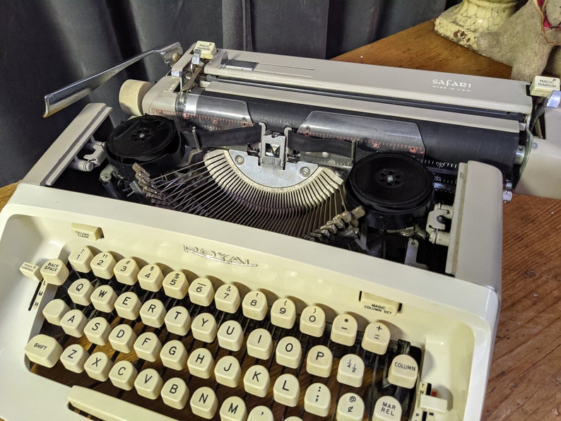 Retro Royal Safari Portable Typewriter W Case - Etsy