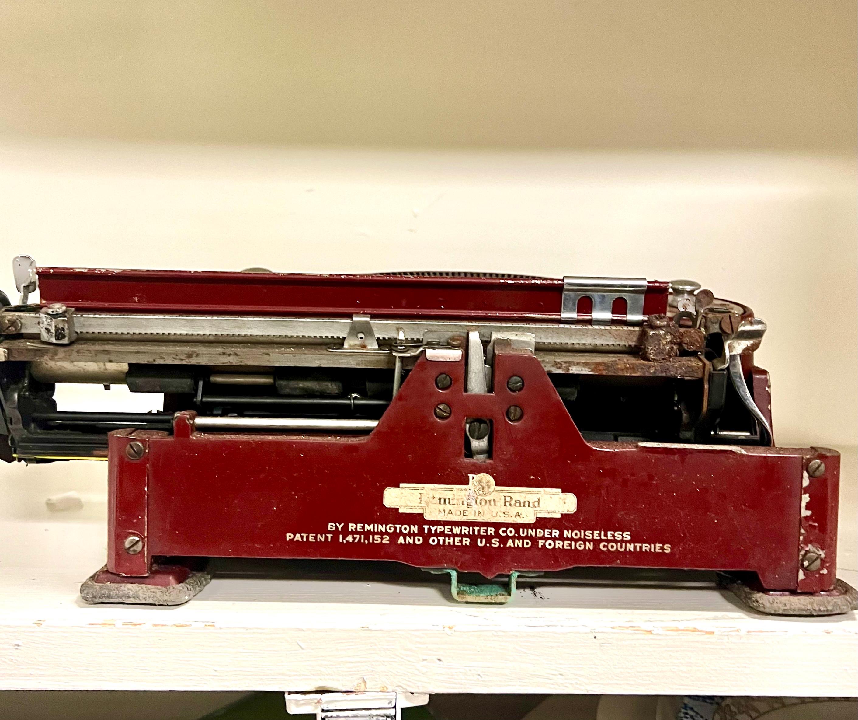 Antique Remington Noiseless Portable Typewriter 1933 Model in