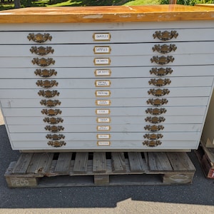 Houten platte archiefwerkstationopslagcentrum 12 laden voor 42x30 tekeningen