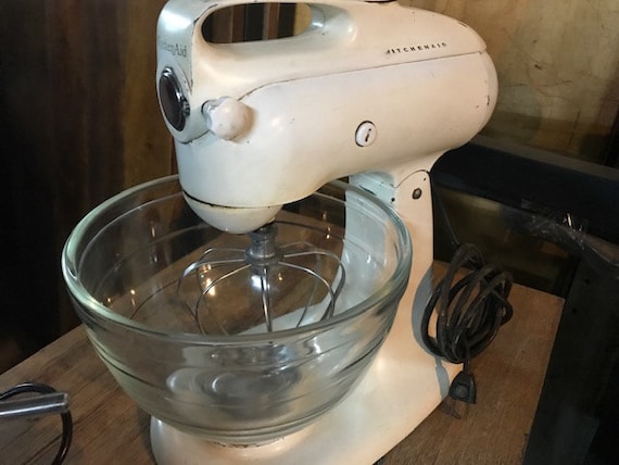 Vintage Kitchen Aid Stand Mixer With Glass Bowl White Etsy