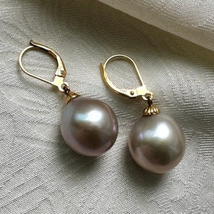 Elegant Genuine GRAY PEARL Drop Earrings with Reeded Detail in Solid 18k Yellow Gold Lever Backs, Vintage Dangle Earrings June Bridal Gift