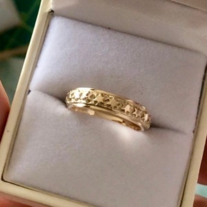 Gold Star Ring 'Etoiles' Poesie Ring Unique Engraved Wedding Band Medieval Poesy Ring Renaissance GOLD WEDDING RING Large Sizes image 2