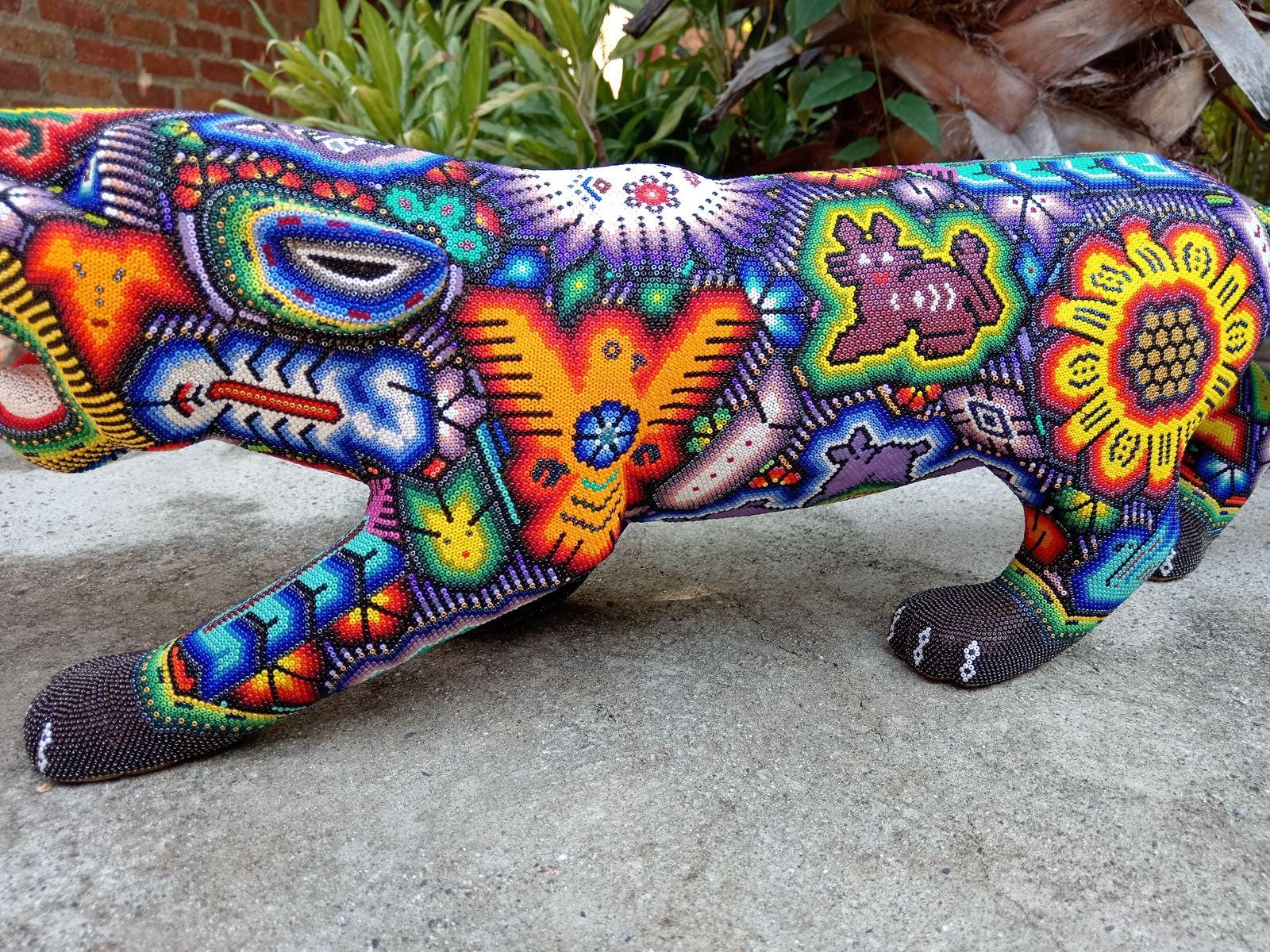 Okrabelo 原画　一点もの　unique Mexican Folk Art Huichol Beaded Jaguar by Isandro Villa Lopez
