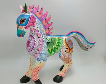メキシコの民芸品、オアハカの木彫りアレブリヘ、手作り、馬、ルイス