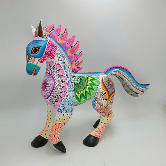 メキシコの民芸品、オアハカの木彫りアレブリヘ、手作り、馬、ルイス