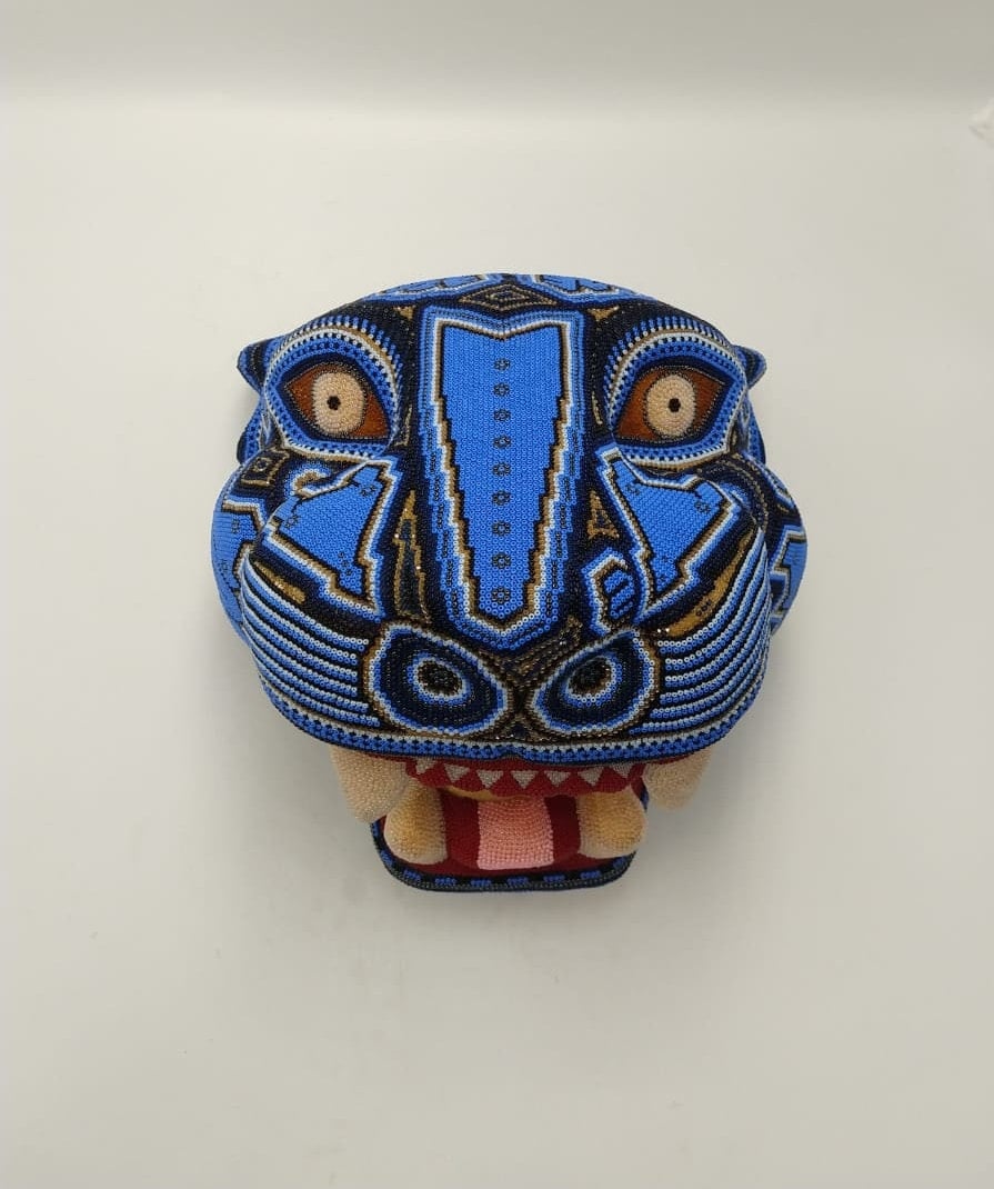 メキシコのウイチョル族のビーズ細工のジャガーの頭、Mayola Villa 作
