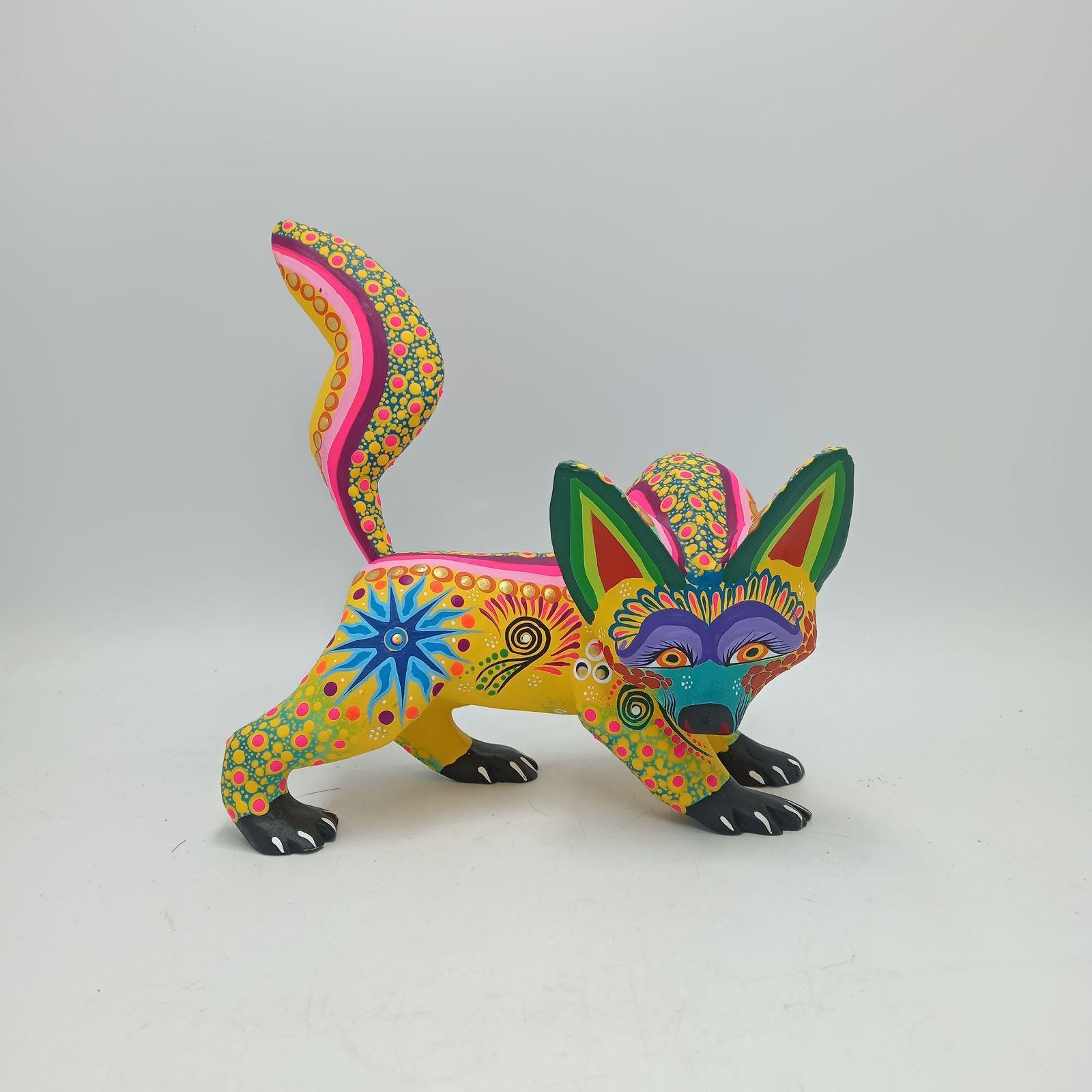 オアハカの木彫り メキシコ民芸品 手作り 狼 Cesar Melchor Ojeda 作