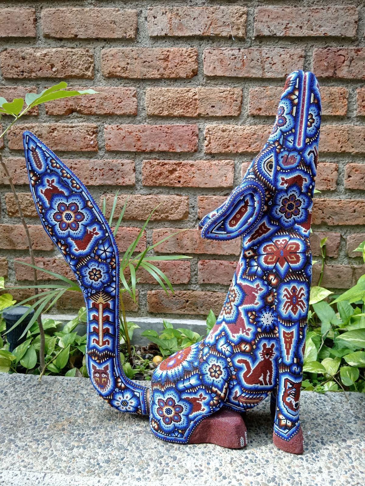 メキシコのウイチョル族の手編みビーズアート、コヨーテ（イサンドロ