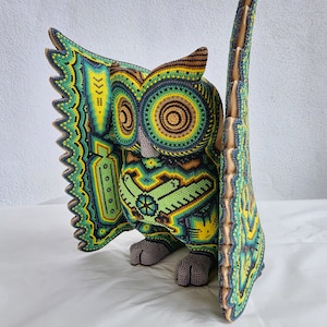 メキシコのウイチョル族のハンドビーズアート、コヨーテ、イサンドロ