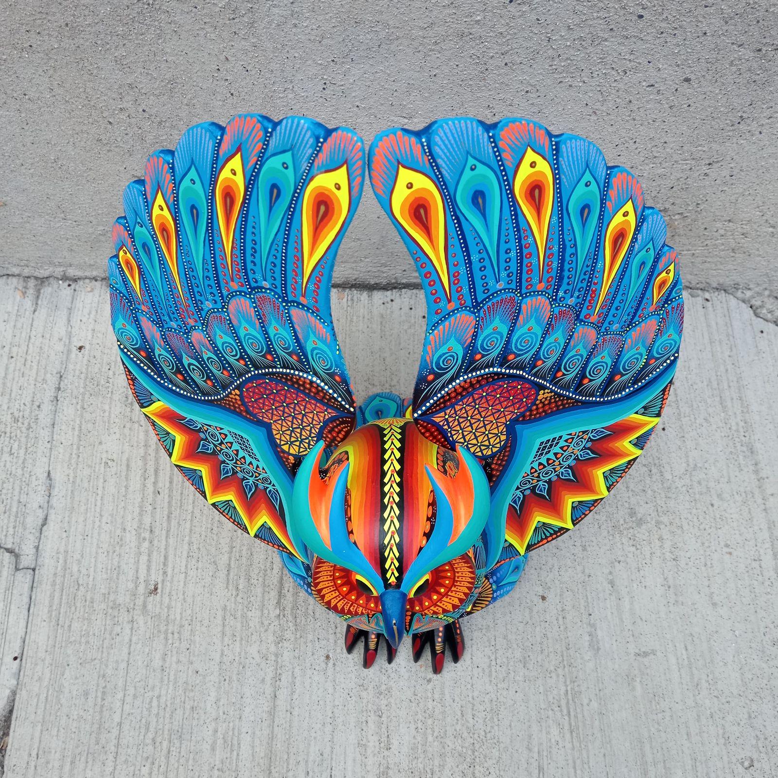 メキシコの民芸品 オアハカの木彫り アレブリヘ ハンドメイド フクロウ