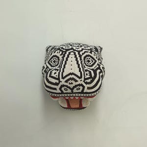 メキシコのウイチョル族の手編みビーズアート、コヨーテ（イサンドロ
