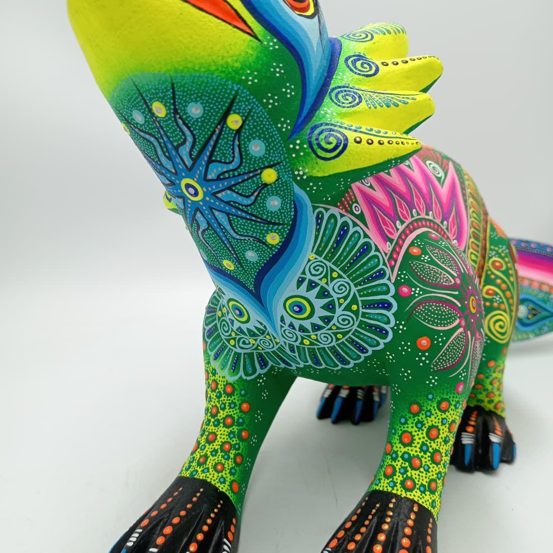 メキシコの民芸品、オアハカの木彫りアレブリヘ、手作り、アホロートル