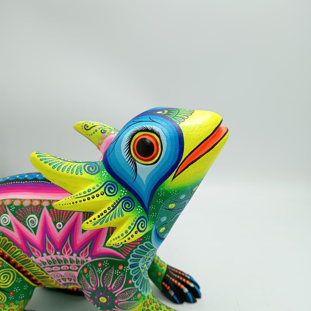 メキシコの民芸品、オアハカの木彫りアレブリヘ、手作り、アホロートル