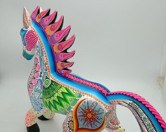 メキシコの民芸品、オアハカの木彫りアレブリヘ、手作り、馬、ルイス