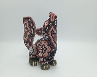 メキシコのウイチョル族のビーズ細工のハチドリ、イサンドロ・ヴィラ