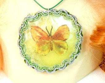 Grüne und Orange Schmetterling Halskette Schmetterlinge Fee Halskette Schmetterling Schmuck Muschel Halskette Handgemachte Schmetterling Halskette