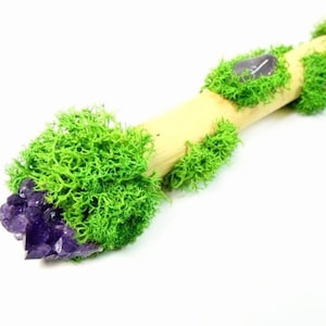 Amethist Driftwood Toverstaf 11 inch Natuurlijke Toverstaf Moss Toverstaf Fairy Wand Wizard Toverstaf Heksen toverstaf Magick Wand Edelsteen Toverstaf