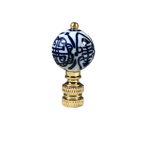 Royal Designs, Inc. Traditional Blue & White Longevity Chinoiseries Lamp Finial, Polished Brass Base