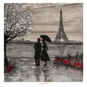 Op de afbeelding: Een zwart-wit schilderij van een stel dat onder een paraplu staat voor de Eiffeltoren. Het stel is gesilhouetteerd tegen een grijze achtergrond, en de Eiffeltoren is op de achtergrond. Het schilderij is getiteld "Codes And Whispers".