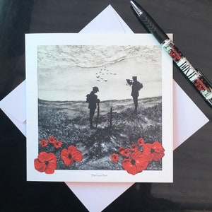 Biglietto d'auguri dalla collezione The Remembrance dell'artista britannica Jacqueline Hurley, soldato "The Last Post" della prima guerra mondiale Lest We Forget
