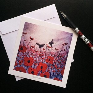 Cartão de cumprimentos da coleção Remembrance de Jacqueline Hurley Avião militar RAF Typhoon Poppy "Flight For Freedom"