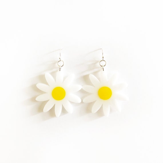 White daisy best sale earrings
