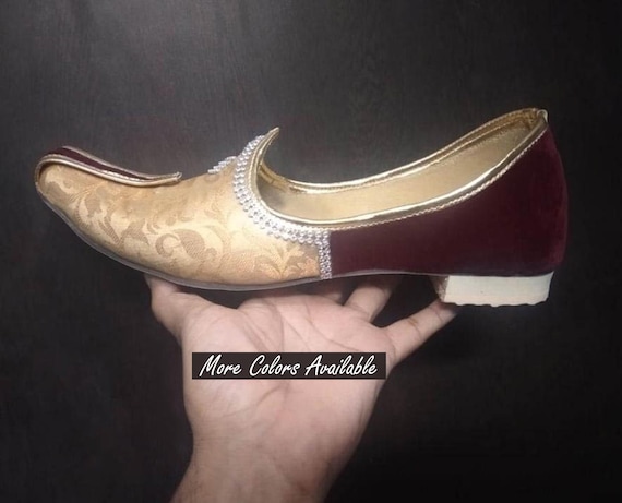 Buy Women Golden Pencil heels shoes By ShoeConnection in Pakistan | online  shopping in Pakistan