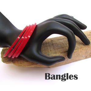 Effen rode armbanden voor dames maat 2,4, 2,6, 2,8 inch, mooie kastanjebruine armbanden voor haar, unieke rode armbanden voor dames en meisjes