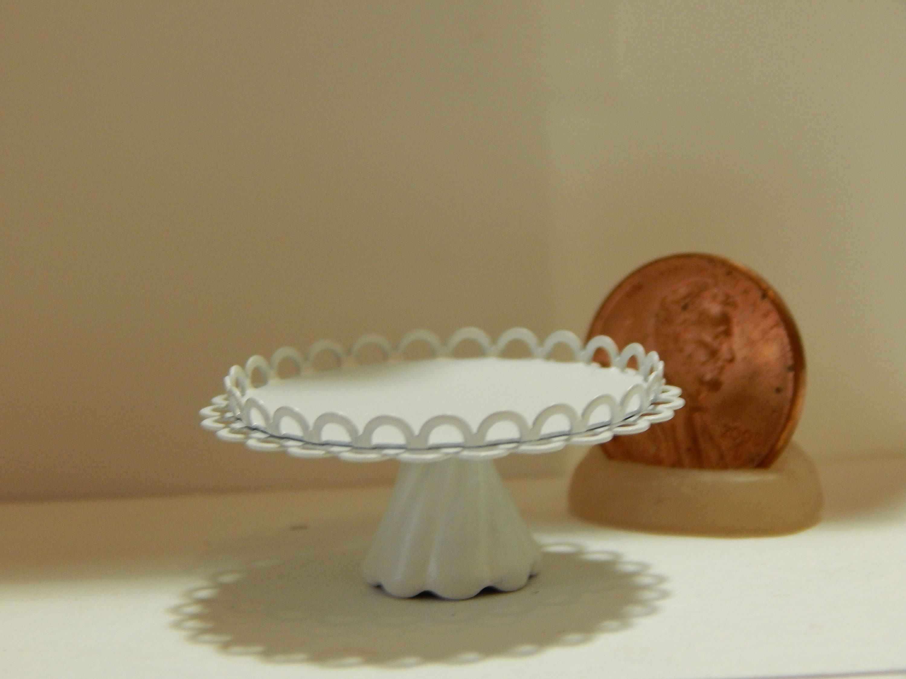 Handmade Ceramic Cake Stand - Elegant Design – L'atticoshop