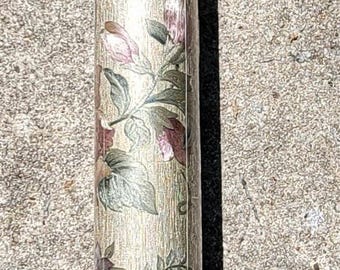 Borden Home Wall Paper Light Reflective Floral Gold Pink Strawberries WS5162