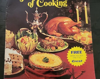 Golden Treasury of Cooking Booklet 1976 by Better Homes and Gardens