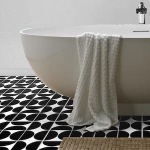 Black & White Modern Circles Pattern Tile Stickers, Suitable Wall and Floor, Waterproof, Tile Decoration, Modern Decor, PACK of 10, SKU:BMOC