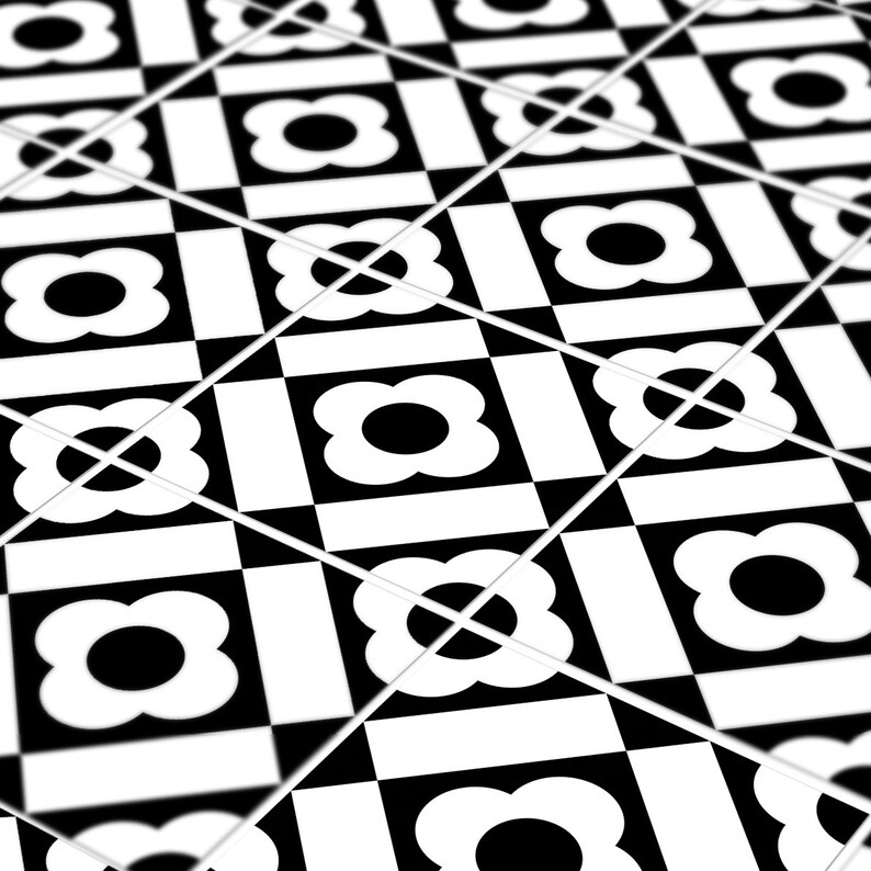 Puede incluir: Un patr&oacute;n repetitivo en blanco y negro que presenta una cuadr&iacute;cula de cuadrados con formas de flores estilizadas de cuatro p&eacute;talos que se alternan con bloques rectangulares, todo cruzado por finas l&iacute;neas diagonales blancas.