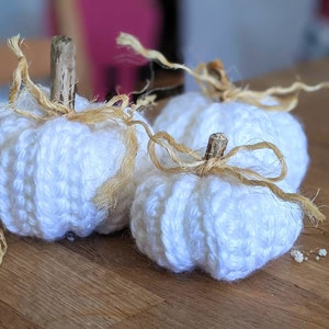 Crochet pumpkin, knitted pumpkin fall decor, home decor, rustic pumpkin, yarn pumpkin, autumn decor, Halloween pumpkin, decorative pumpkin