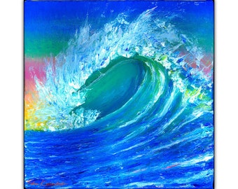 Puede incluir: Una pintura de una gran ola azul rompiendo en el océano. La ola está pintada en un estilo realista con espuma blanca y una cresta verde. El fondo es un cielo azul con una puesta de sol rosa y amarilla.