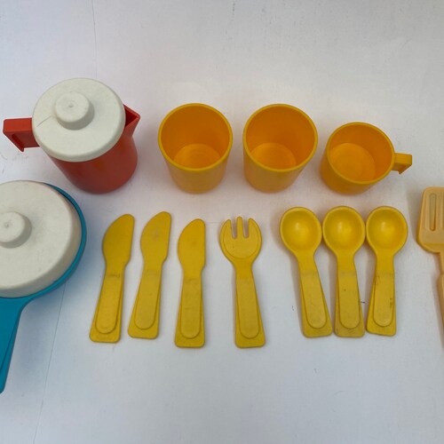 Vintage 1978 Fisher shops Price Stove with play food, Big Collection