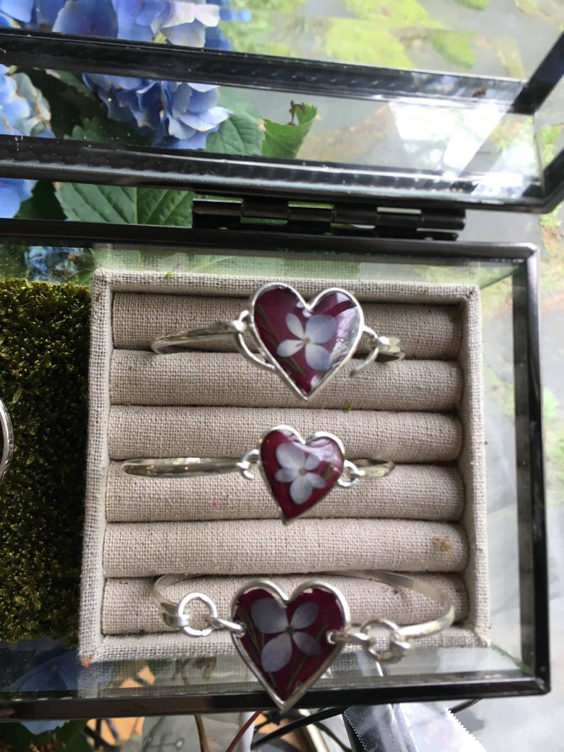 Mother/'s day personalized Sterling silver heart bangle charm bracelet with natural red rose petal purple blue Hydrangea flower and fern