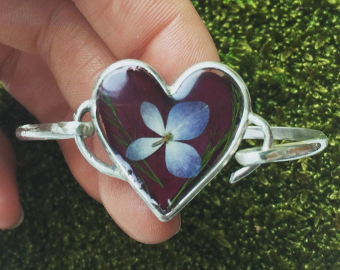 Valentine’s Day personalized Sterling silver heart bangle charm bracelet with natural red rose petal , purple blue Hydrangea flower and fern