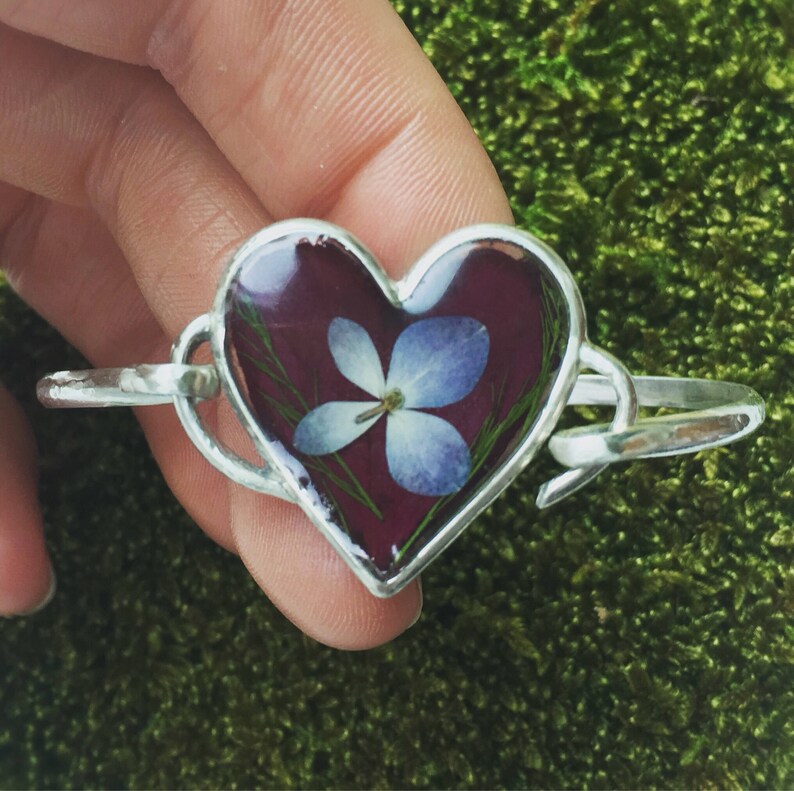 Mother/'s day personalized Sterling silver heart bangle charm bracelet with natural red rose petal purple blue Hydrangea flower and fern