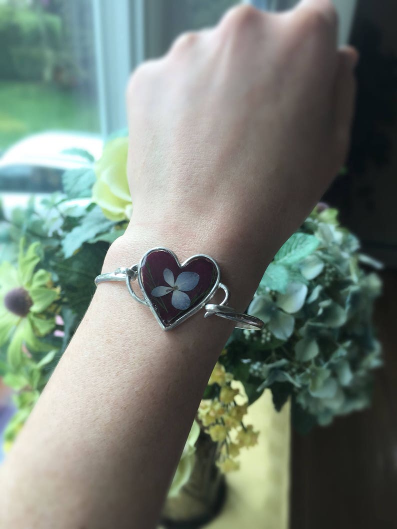 Mother/'s day personalized Sterling silver heart bangle charm bracelet with natural red rose petal purple blue Hydrangea flower and fern