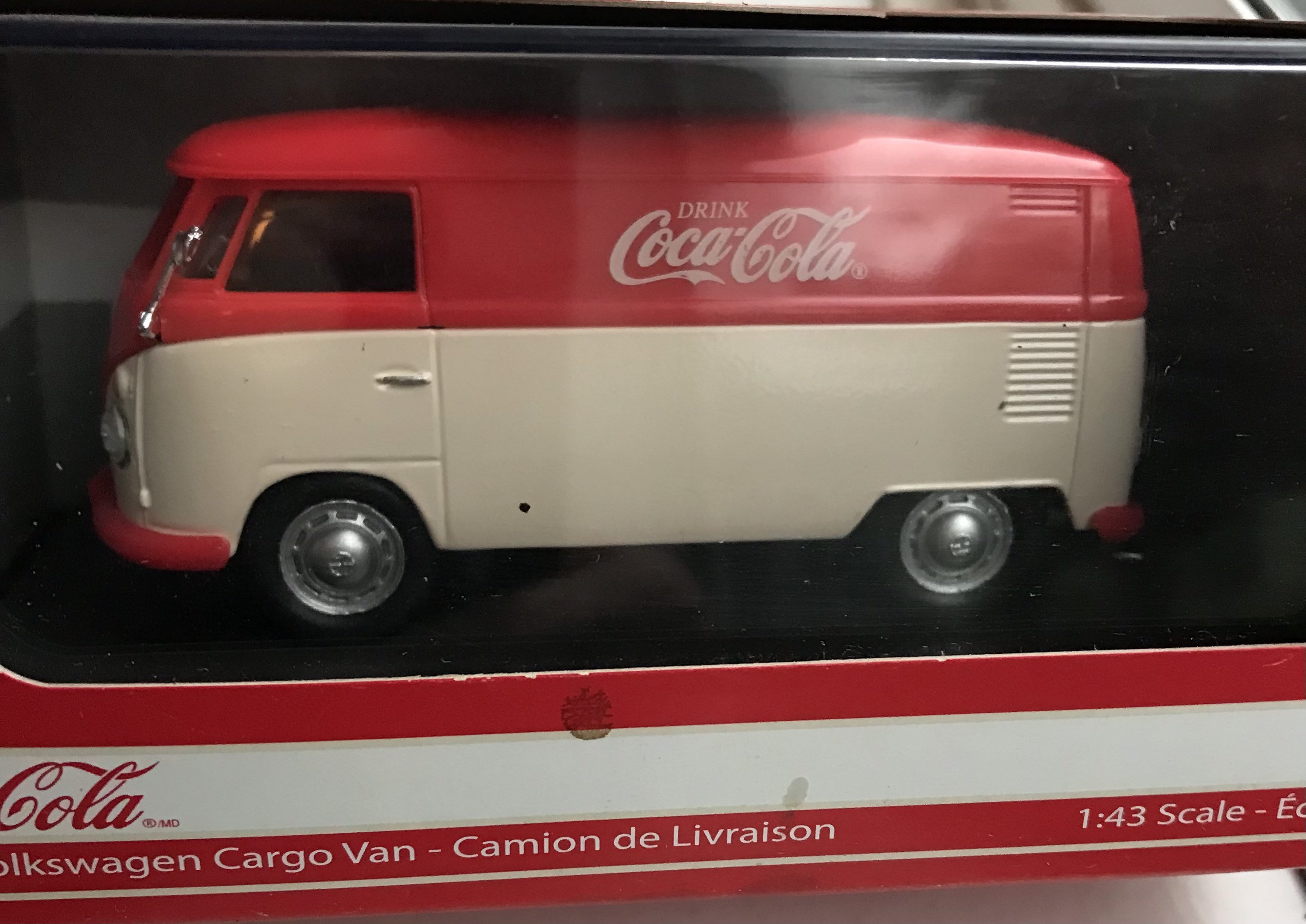 Coca-Cola Collectibles 1/43 VW カーゴ バン 1962 レッド&amp;イエロー 完成品 rdzdsi3 Coca-Cola 1/43 Scale 1962 Volkswagen Diecast Cargo Van - Red