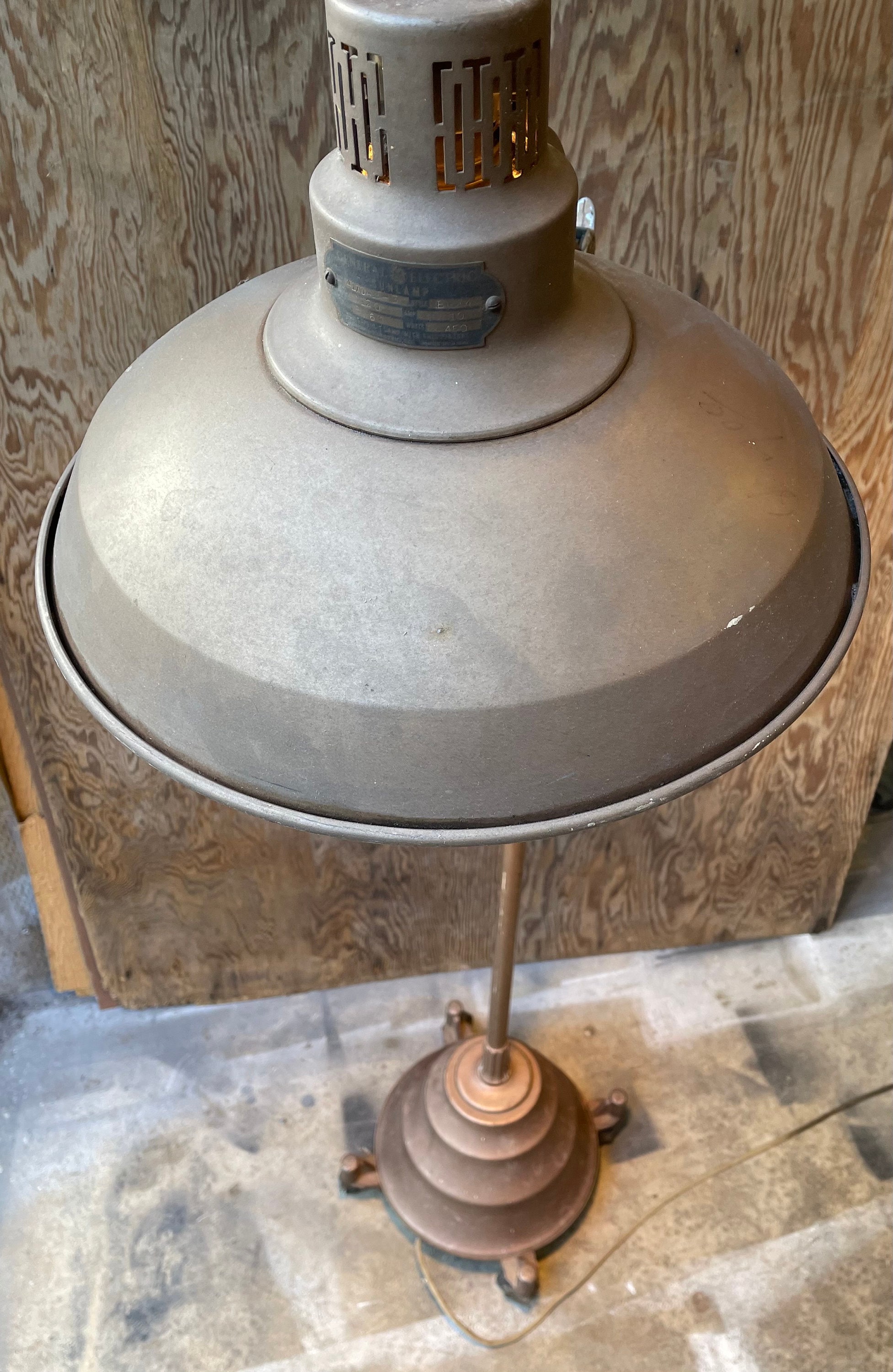 Vintage 1930's Industrial General Electric Sun- Lamp, Model Vintage 1930's Industrial General Electric Sun- Lamp, Model