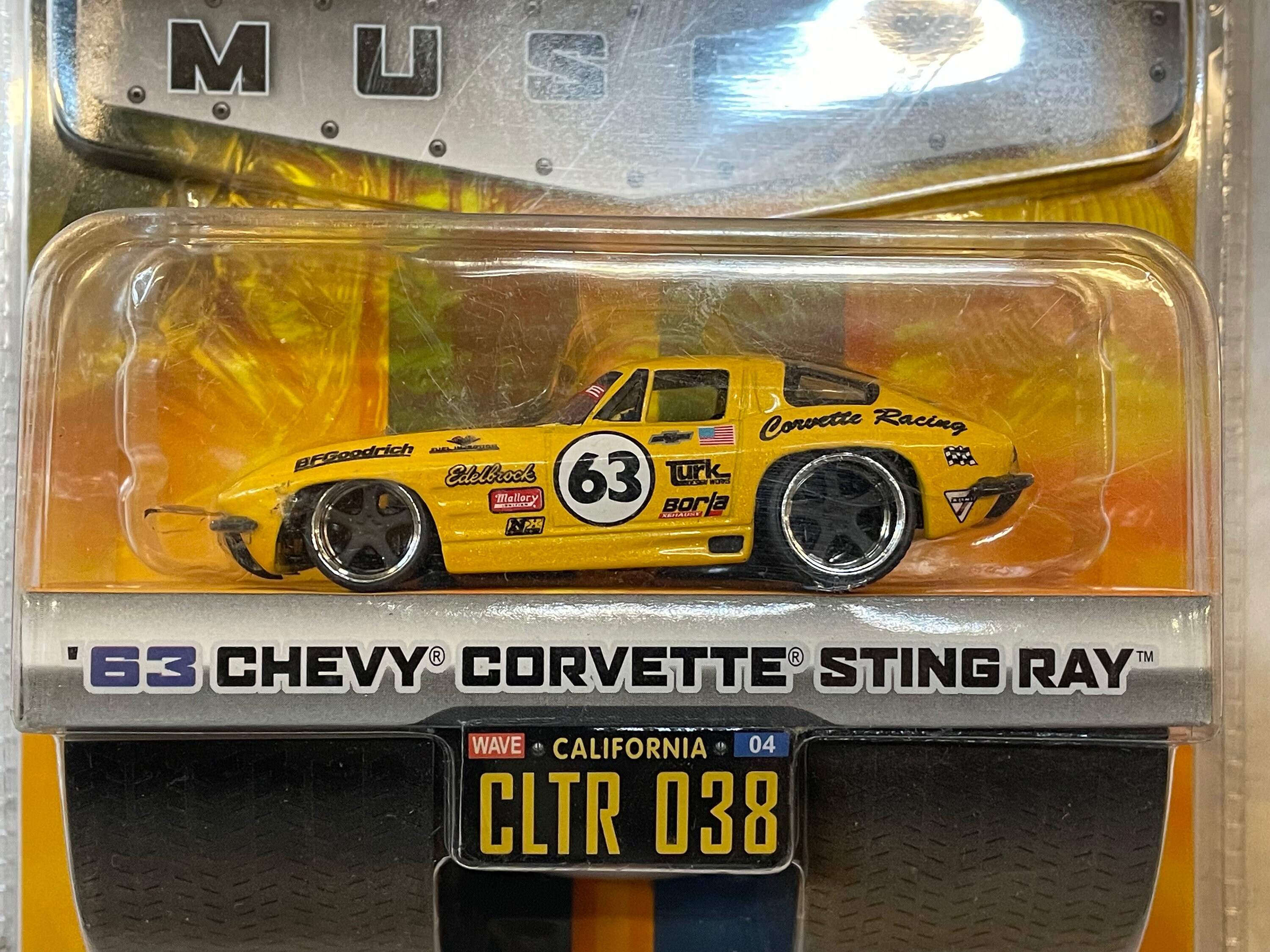 2005 Jada Toys Dub City 1983 Chevy Corvette Sting Ray Car