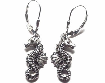 Silver Seahorse Earrings - Seahorse Earrings - Hippocampus Earrings - Fish Earrings - Ocean Earrings - Beach Earrings - Beach Jewelry