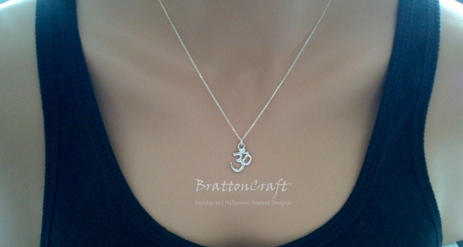 インドスピリチュアルネックレス シルバー Om ネックレス：スピリチュアルヨガ Aum ペンダント、18