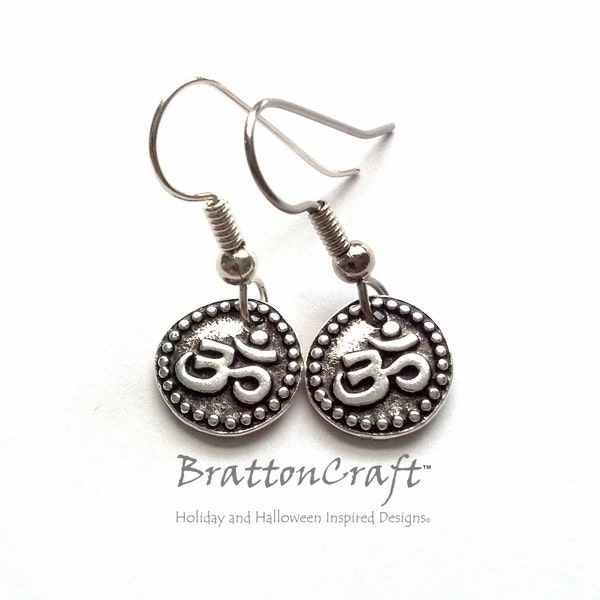 Silver Aum Earrings - Silver Om Earrings - Yoga Earrings - Spiritual Earrings - Mantra Earrings - Meditation Jewelry